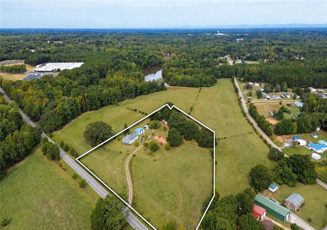 Photo 3 of Single family home for sale at 1101 Highway 247, Belton, SC 29627 | MLS# 20307330 | Listing updated on 2026-10-15