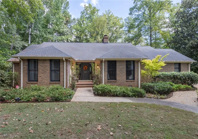 Photo 1 of Single family home for sale at 302 Brighton Rd, Anderson, SC 29621 | MLS# 20307016 | Listing updated on 2026-10-15