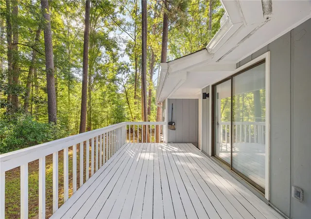Photo 3 of Single family home for sale at 209 Windtree Rd, Greenwood, SC 29649 | MLS# 20307323 | Listing updated on 2026-10-15