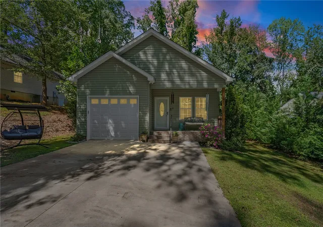 Photo 1 of Single family home for sale at 122 W Baker St, Pickens, SC 29671 | MLS# 20308364 | Listing updated on 2026-10-15