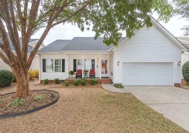Photo 1 of Single family home for sale at 152 Elliott Cir, Anderson, SC 29621 | MLS# 20308374 | Listing updated on 2026-10-15
