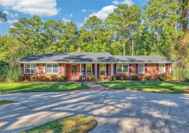 Photo 1 of Sale Pending at 132 Highland Dr, Greenwood, SC 29649 | MLS# 20308363 | Listing updated on 2026-10-22