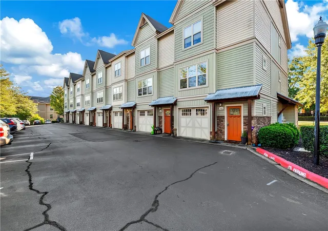 Photo 3 of Townhouse for sale at 203 Kelly Rd #905, Clemson, SC 29631 | MLS# 20307274 | Listing updated on 2026-10-15