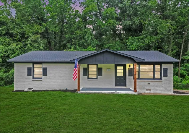 Single family home for sale at 216 Ashcroft Dr, Greenwood, SC 29646 | MLS# 20308391