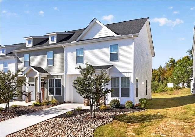 Photo 3 of Townhouse for sale at 431 Bee Cvs Way, Pendleton, SC 29670 | MLS# 20308396 | Listing updated on 2026-10-16