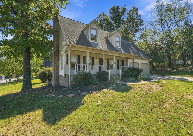 Photo 2 of Single family home for sale at 202 Bright Water Ln, Greenville, SC 29609 | MLS# 20308393 | Listing updated on 2026-10-16