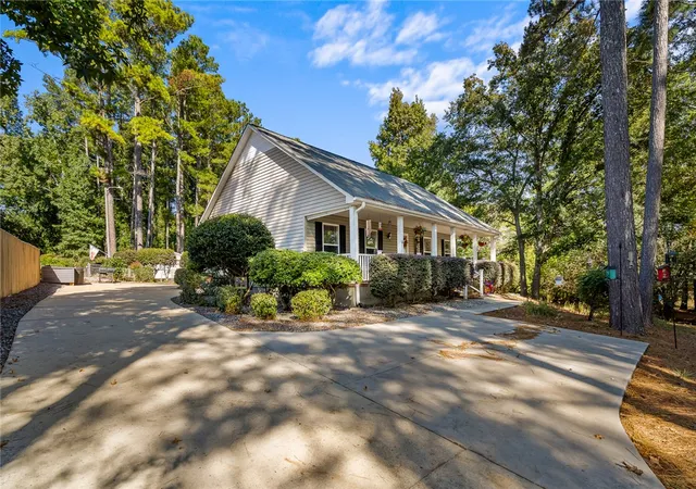 Photo 3 of Single family home for sale at 3401 Midway Rd, Anderson, SC 29621 | MLS# 20308390 | Listing updated on 2026-10-24
