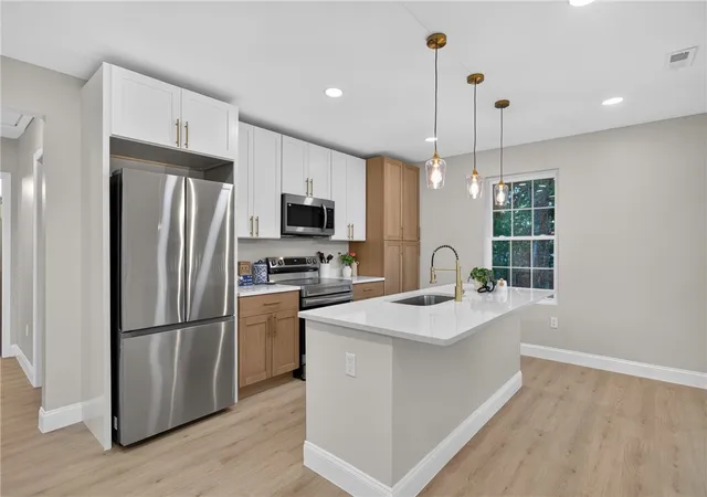 Photo 2 of Single family home for sale at 1004 Jones Ave, Seneca, SC 29678 | MLS# 20308367 | Listing updated on 2026-10-28