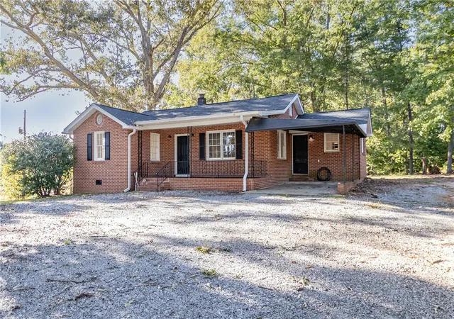 Photo 3 of Single family home for sale at 318 Zion Church Rd, Easley, SC 29642 | MLS# 20308380 | Listing updated on 2026-10-27