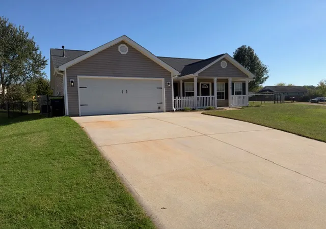 Photo 3 of Single family home for sale at 110 Veranda Cir, Pendleton, SC 29670 | MLS# 20308373 | Listing updated on 2026-10-16