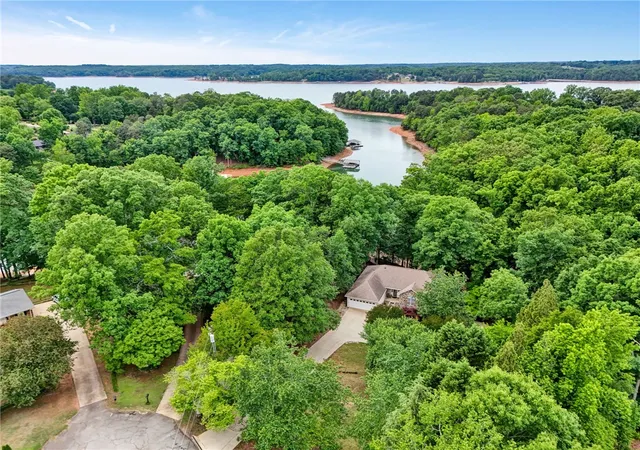 Photo 2 of Single family home for sale at 424 Graham Rd, Anderson, SC 29625 | MLS# 20308401 | Listing updated on 2026-10-17