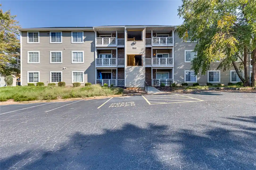 Listing Photo 2 - Condo for sale in 220 Elm St located at 220 Elm St, Clemson, SC 29631 - Unit #203