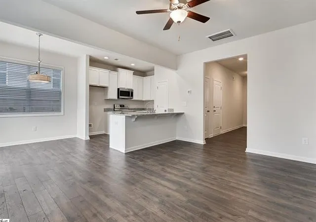 Photo 4 of Townhouse for sale at 515 Belgrove Way, Easley, SC 29640 | MLS# 20308433 | Listing updated on 2026-10-20