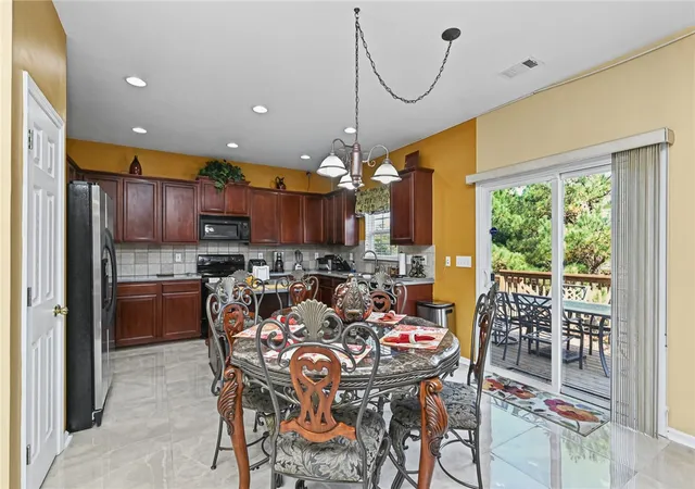 Photo 4 of Single family home for sale at 300 Bellarine Dr, Greenville, SC 29605 | MLS# 20308445 | Listing updated on 2026-10-19