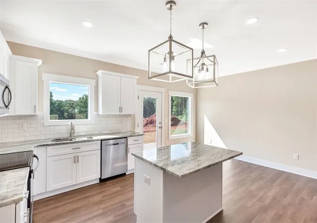 Photo 3 of Single family home for sale at 150 Sky Ln, Townville, SC 29689 | MLS# 20308453 | Listing updated on 2026-10-27