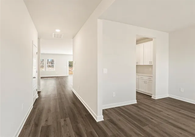 Photo 3 of Single family home for sale at 112 Swan Grv Trl, Fountain Inn, SC 29644 | MLS# 20306753 | Listing updated on 2026-10-19