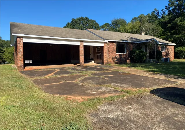 Photo 2 of Single family home for sale at 307 Bickford Cir, Anderson, SC 29625 | MLS# 20307280 | Listing updated on 2026-10-19