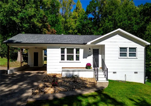 Photo 1 of Single family home for sale at 1620 Preston Dr, Anderson, SC 29621 | MLS# 20307295 | Listing updated on 2026-10-19