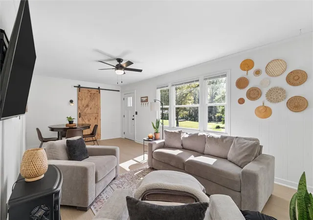Photo 4 of Single family home for sale at 1620 Preston Dr, Anderson, SC 29621 | MLS# 20307295 | Listing updated on 2026-10-19
