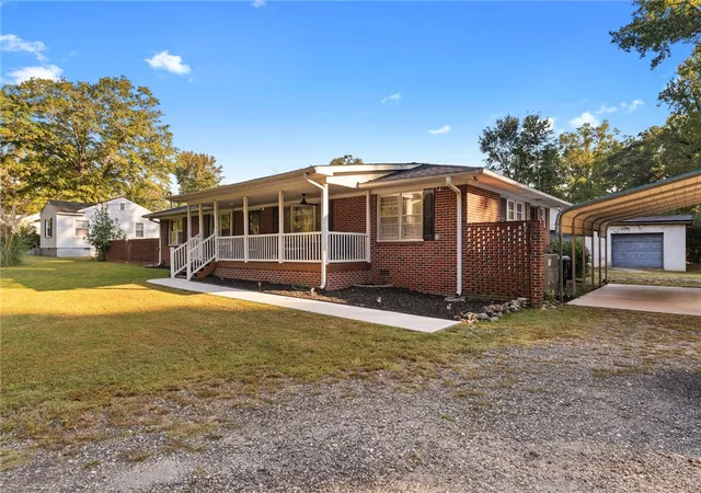 Photo 3 of Single family home for sale at 304 Broyles Ave, Belton, SC 29627 | MLS# 20308461 | Listing updated on 2026-10-24