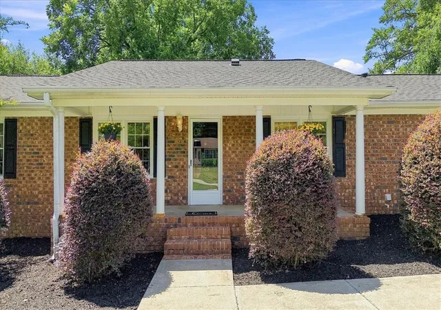 Photo 3 of Single family home for sale at 109 Griffin Cir, Liberty, SC 29657 | MLS# 20308468 | Listing updated on 2026-10-19