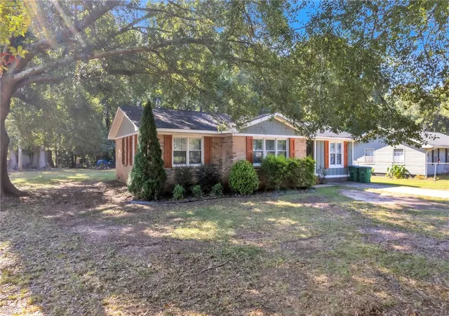 Photo 3 of Single family home for sale at 97 Parker St, Williamston, SC 29697 | MLS# 20307066 | Listing updated on 2026-10-20
