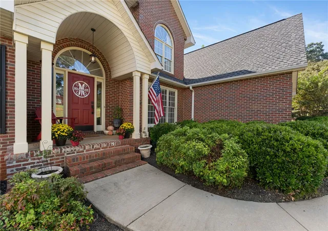 Photo 3 of Single family home for sale at 209 Woodbridge Ct, Easley, SC 29642 | MLS# 20308535 | Listing updated on 2026-10-20