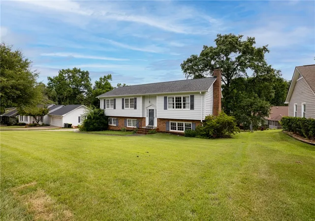 Photo 1 of Single family home for sale at 26 Fieldstone Pl, Greenville, SC 29615 | MLS# 20308532 | Listing updated on 2026-10-26