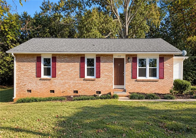 Photo 1 of Single family home for sale at 237 Skyland Dr, Westminster, SC 29693 | MLS# 20308429 | Listing updated on 2026-10-21
