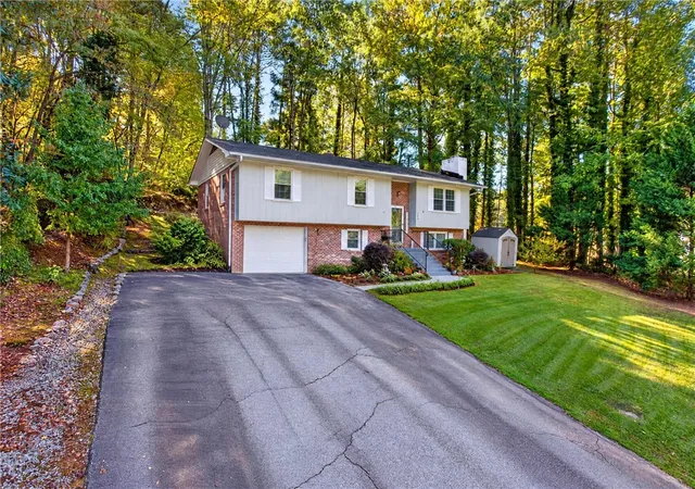 Photo 1 of Single family home for sale at 104 Laurel Ln, Seneca, SC 29678 | MLS# 20307258 | Listing updated on 2026-10-21
