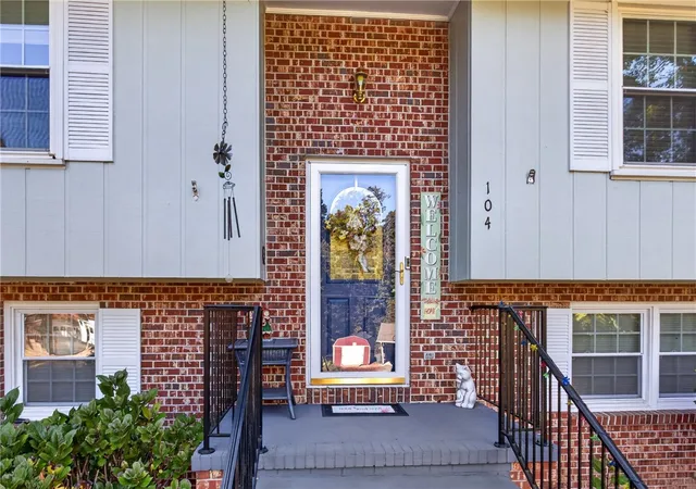 Photo 3 of Single family home for sale at 104 Laurel Ln, Seneca, SC 29678 | MLS# 20307258 | Listing updated on 2026-10-21
