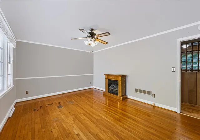 Photo 4 of Single family home for sale at 215 Cedar Cir, Easley, SC 29642 | MLS# 20308434 | Listing updated on 2026-10-25