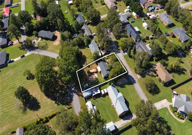 Photo 3 of Single family home for sale at 312 Claudine Dr, Anderson, SC 29624 | MLS# 20308562 | Listing updated on 2026-10-23