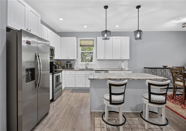 Photo 3 of Single family home for sale at 232 Bridgeview Dr, Anderson, SC 29625 | MLS# 20308552 | Listing updated on 2026-10-21