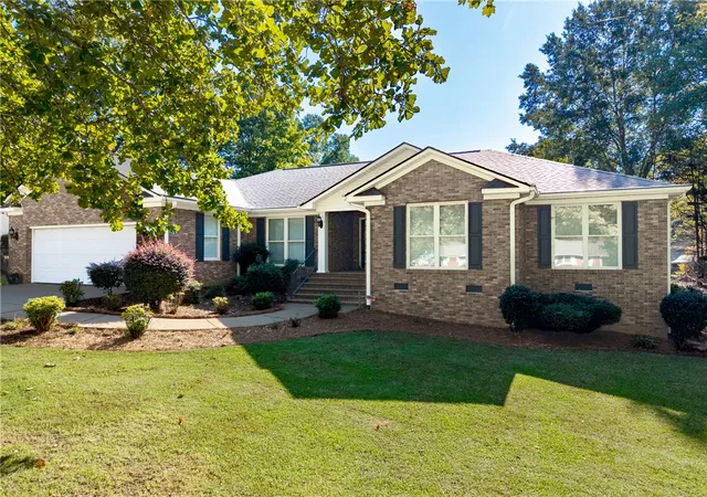 Photo 1 of Single family home for sale at 586 N Main St, Six Mile, SC 29682 | MLS# 20306995 | Listing updated on 2026-10-21