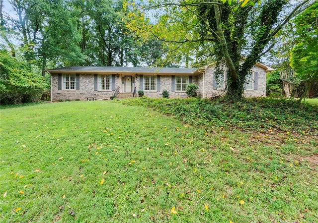 Photo 1 of Single family home for sale at 1204 Stonehurst Dr, Anderson, SC 29621 | MLS# 20308581 | Listing updated on 2026-10-21