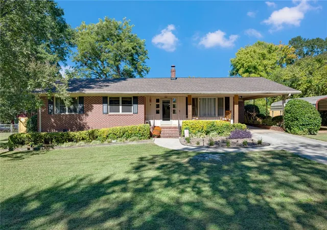 Single family home for sale at 4 Hodgens Dr, Greenville, SC 29617 | MLS# 20307307