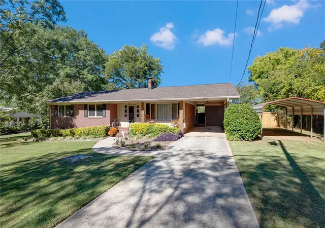 Photo 1 of Single family home for sale at 4 Hodgens Dr, Greenville, SC 29617 | MLS# 20307307 | Listing updated on 2026-10-26