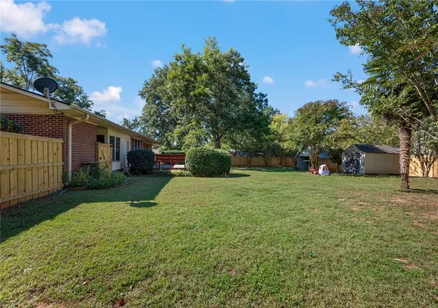 Photo 2 of Single family home for sale at 4 Hodgens Dr, Greenville, SC 29617 | MLS# 20307307 | Listing updated on 2026-10-26