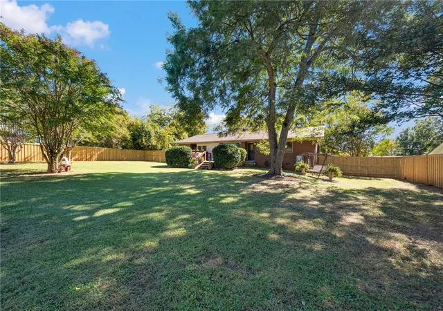 Photo 4 of Single family home for sale at 4 Hodgens Dr, Greenville, SC 29617 | MLS# 20307307 | Listing updated on 2026-10-26