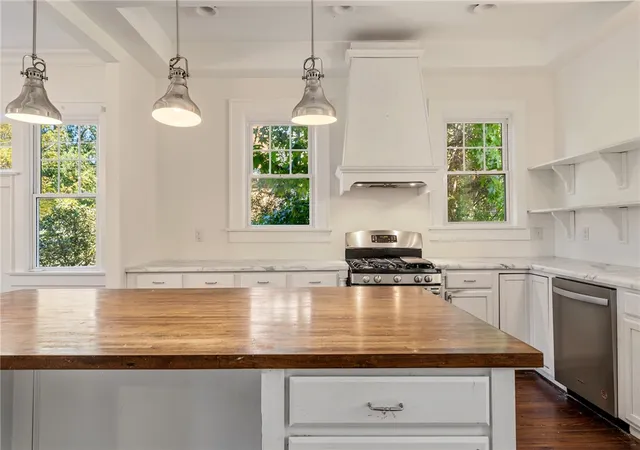 Photo 4 of Single family home for sale at 310 Brown Ave, Belton, SC 29627 | MLS# 20308591 | Listing updated on 2026-10-22