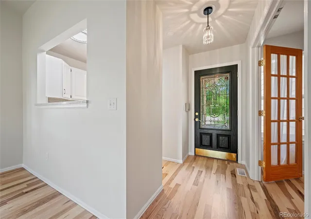 Photo 3 of Townhouse for sale at 4 Shetland Ct, Highlands Ranch, CO 80130 | MLS# 8381415 | Listing updated on 2026-09-25