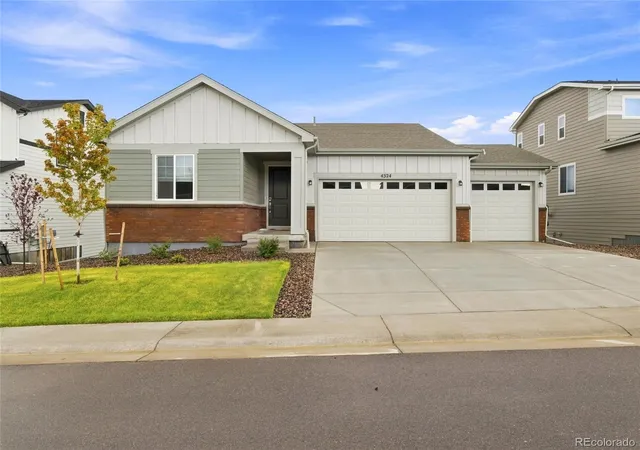 Photo 1 of Single family home for sale at 4324 Gozzer Ranch Dr, Elizabeth, CO 80107 | MLS# 5433398 | Listing updated on 2026-09-04