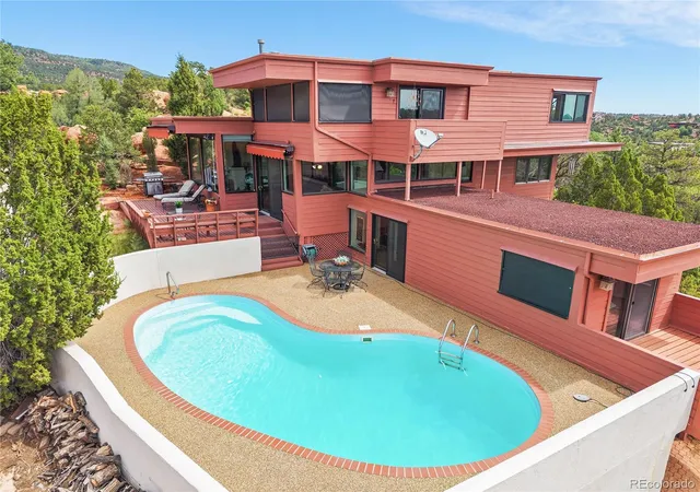 Photo 2 of Single family home for sale at 133 Via Vallecito, Manitou Springs, CO 80829 | MLS# 2950154 | Listing updated on 2026-10-07