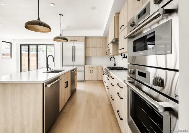 Photo 3 of Single family home for sale at 4427 Zuni St, Denver, CO 80211 | MLS# 8916932 | Listing updated on 2026-09-29