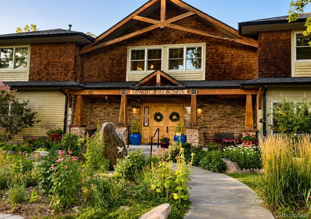 Listing Photo 2 - Condo for sale in building located at 8060 Niwot Rd, Longmont, CO 80503 - Unit #26