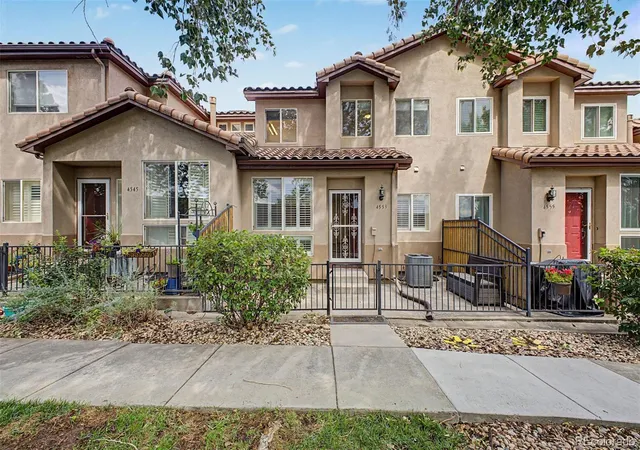Photo 2 of Townhouse for sale at 4553 S Auckland Ct, Aurora, CO 80015 | MLS# 7095139 | Listing updated on 2026-09-01