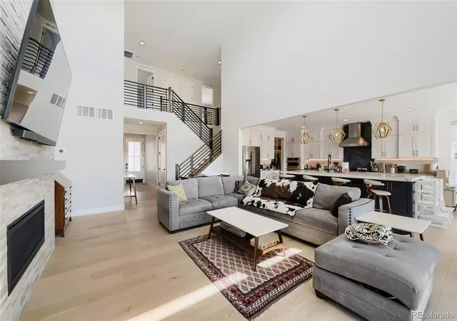 Photo 4 of Single family home for sale at 9130 Star Fall Cir, Littleton, CO 80125 | MLS# 2761921 | Listing updated on 2026-09-01