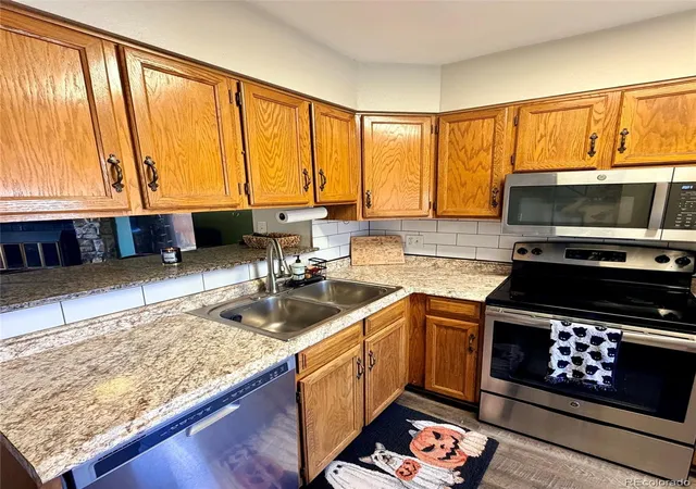 Photo 2 of Townhouse for sale at 1263 S Idalia St, Aurora, CO 80017 | MLS# 7093042 | Listing updated on 2026-09-03