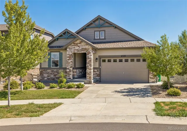 Photo 4 of Single family home for sale at 27232 E Frost Pl, Aurora, CO 80016 | MLS# 5136953 | Listing updated on 2026-10-05